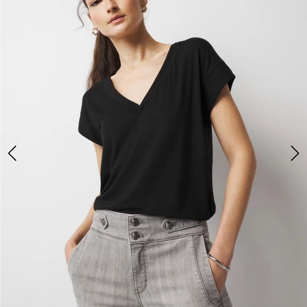 *NWT* WHBM White House Black Market Black Cuffed Sleeve V-Neck Power T-Shirt XXS